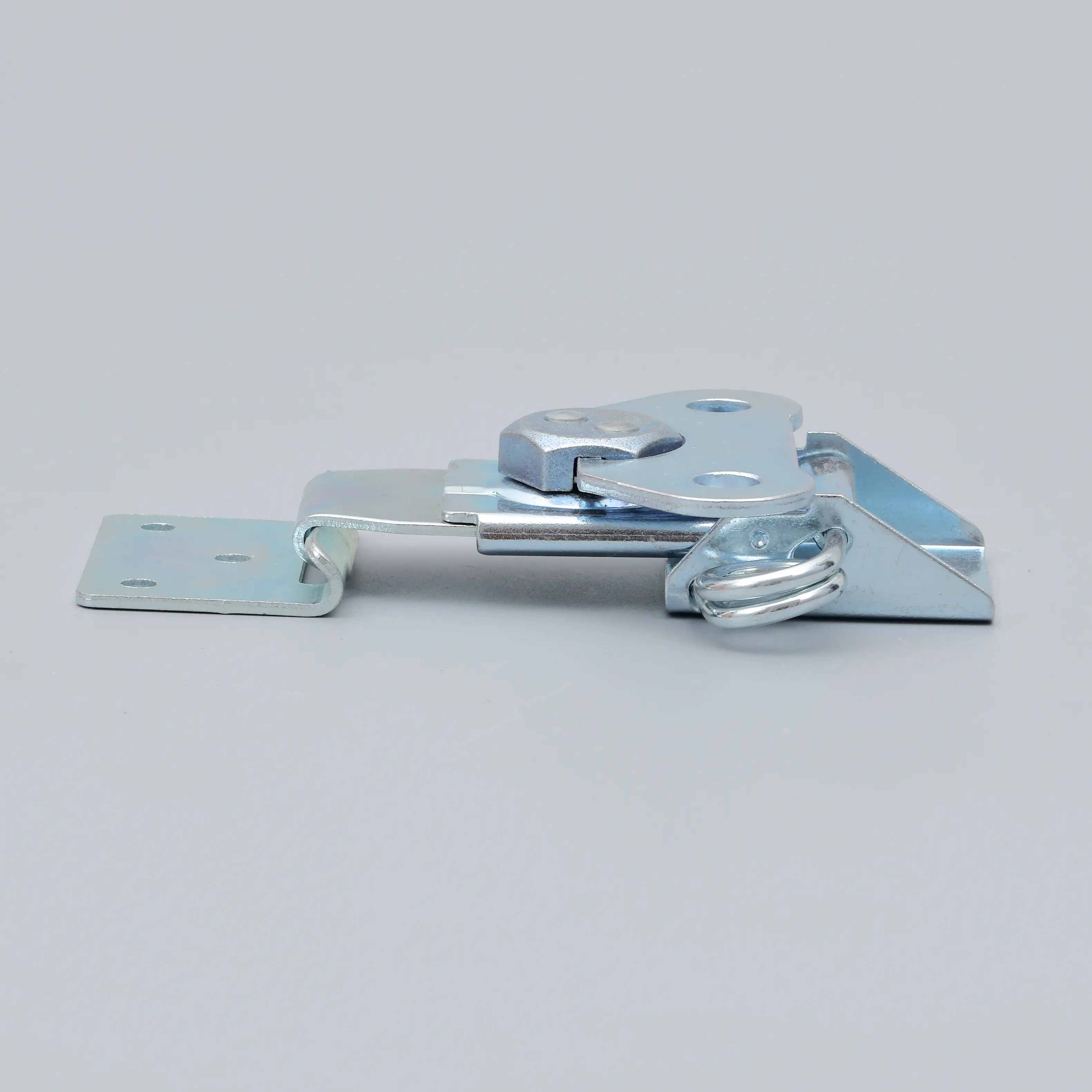ATA case latch