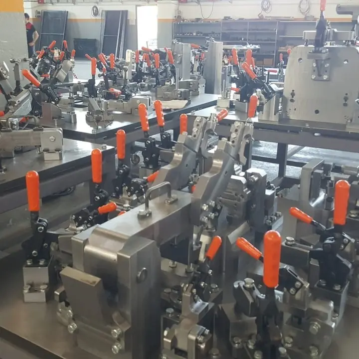 GH-101- D Manual vertical toggle Clamp Flat Base Slotted Arm 700N (3)w3n