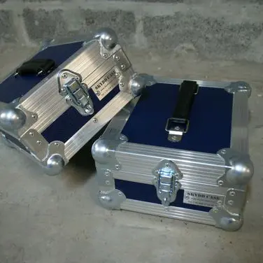 Medium size zinc ball corner for road case (1)8vu